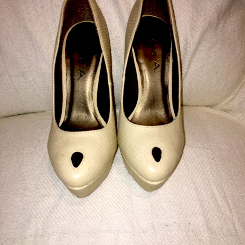 Miss A heels. Size 7.